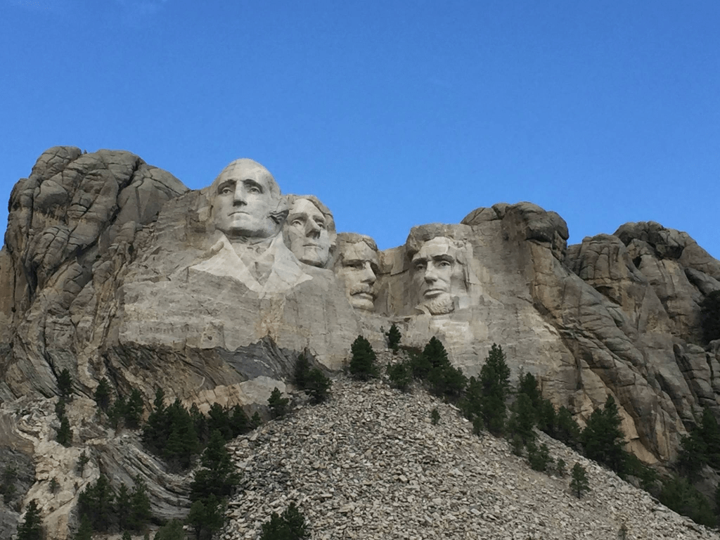 An Unforgettable 5-Day 2,1oo Mile Adventure from Chicago to San Francisco via Mount&nbsp;Rushmore!